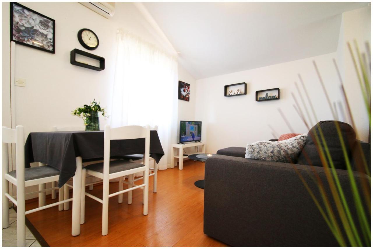 Studio Apartman Elena Primošten Eksteriør billede